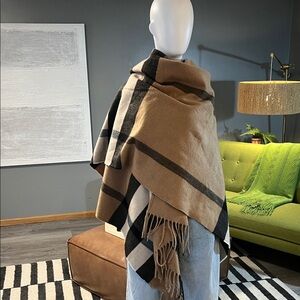 Banana Republic Tan and Black Plaid Poncho